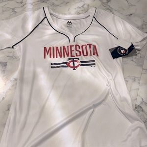 NWT Womens Minnesota Twins Jersey Shirt